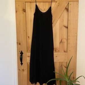 The perfect black dress 👗